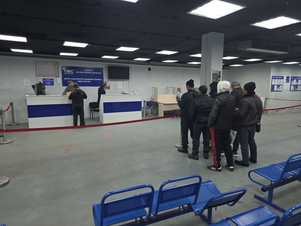 25 иностранным гражданам рассказали правила пребывания на территории России